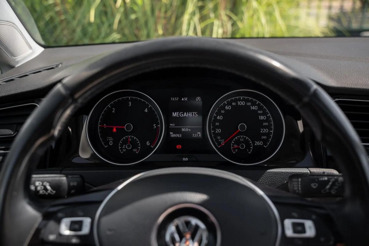 volkswagen-golf-2014-diesel-1598cc