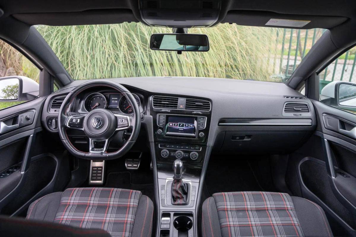 volkswagen-golf-2014-gasolina-1984cc