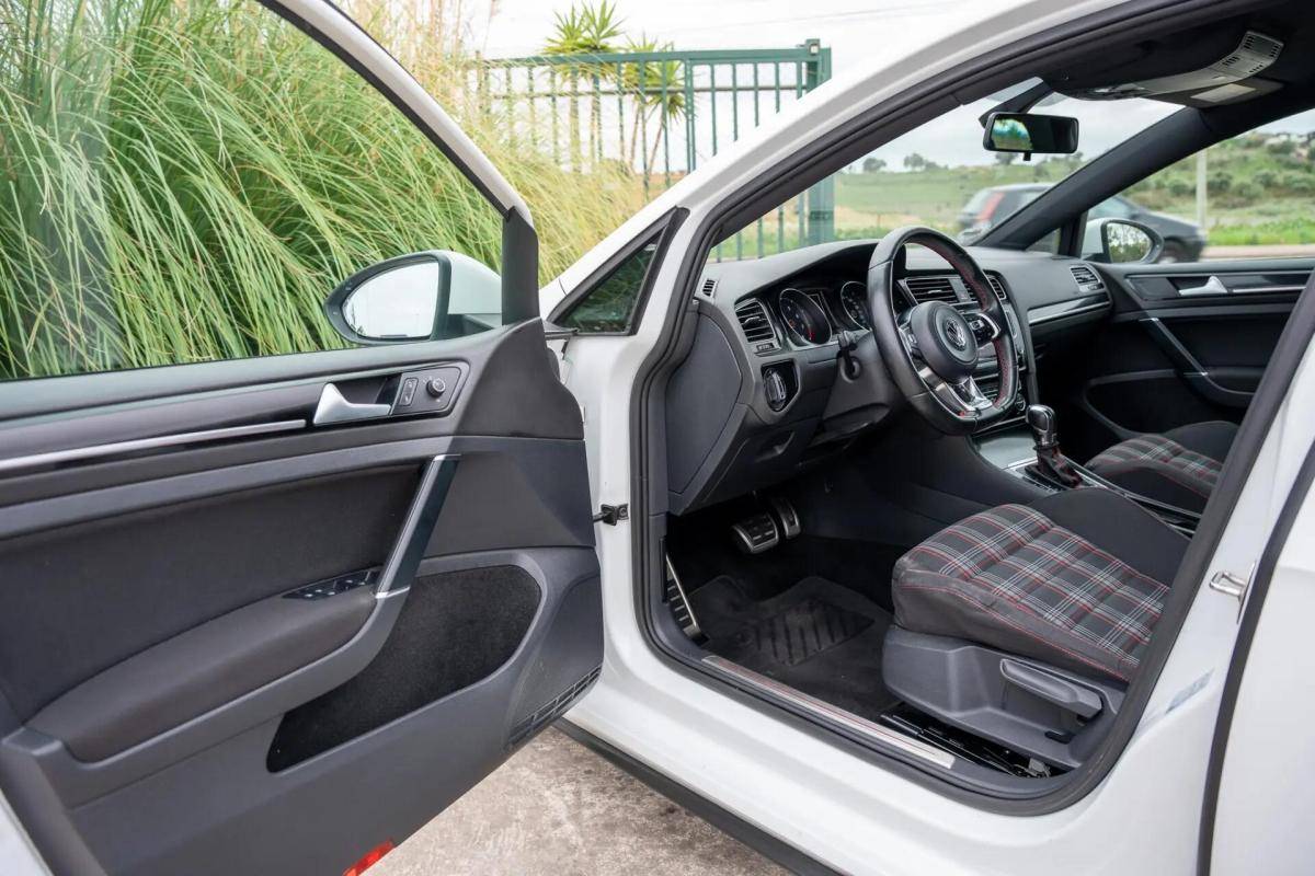 volkswagen-golf-2014-gasolina-1984cc