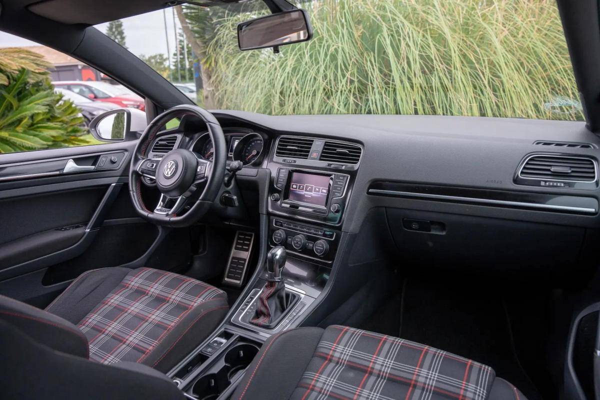 volkswagen-golf-2014-gasolina-1984cc