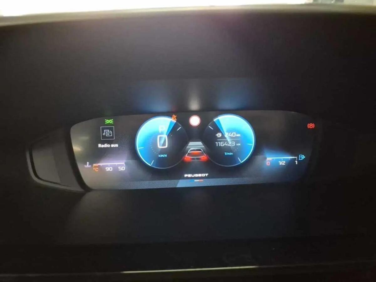 peugeot-308-sw-2023-diesel-1499cc