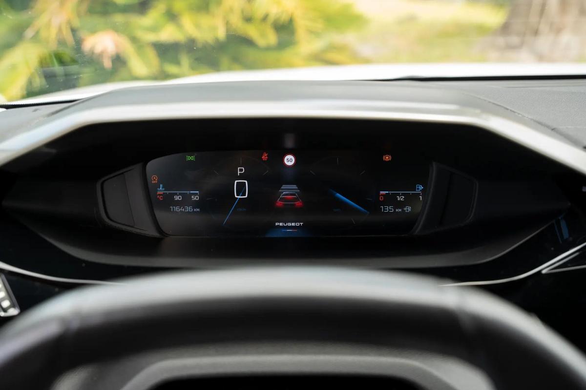 peugeot-308-sw-2023-diesel-1499cc