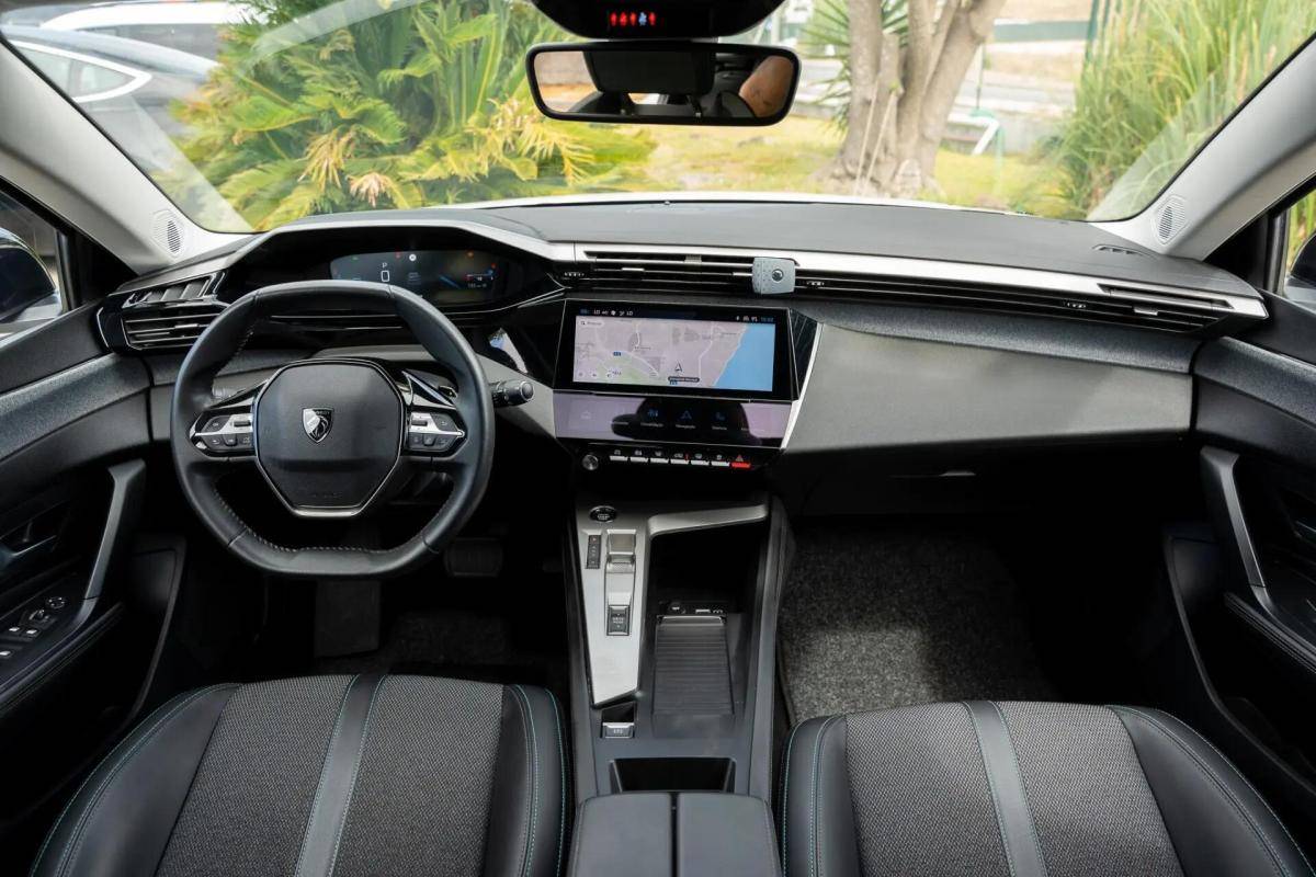 peugeot-308-sw-2023-diesel-1499cc