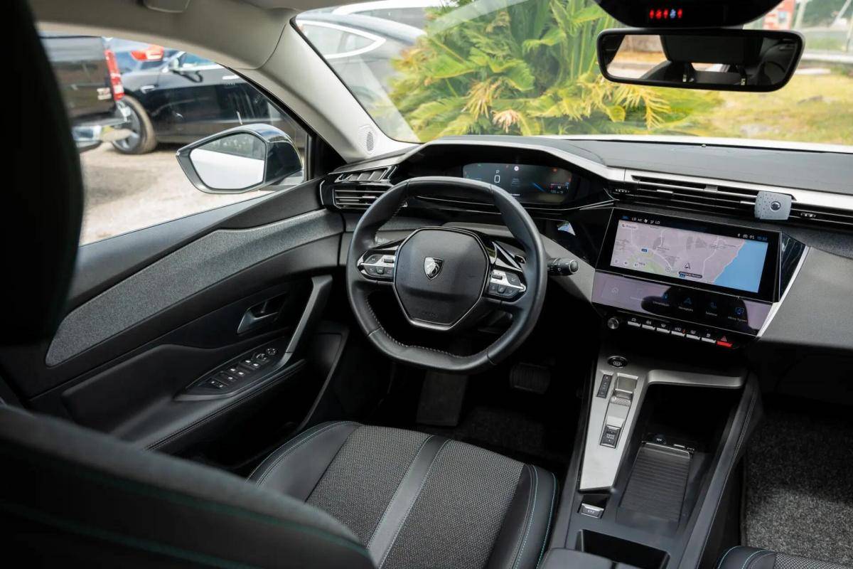 peugeot-308-sw-2023-diesel-1499cc
