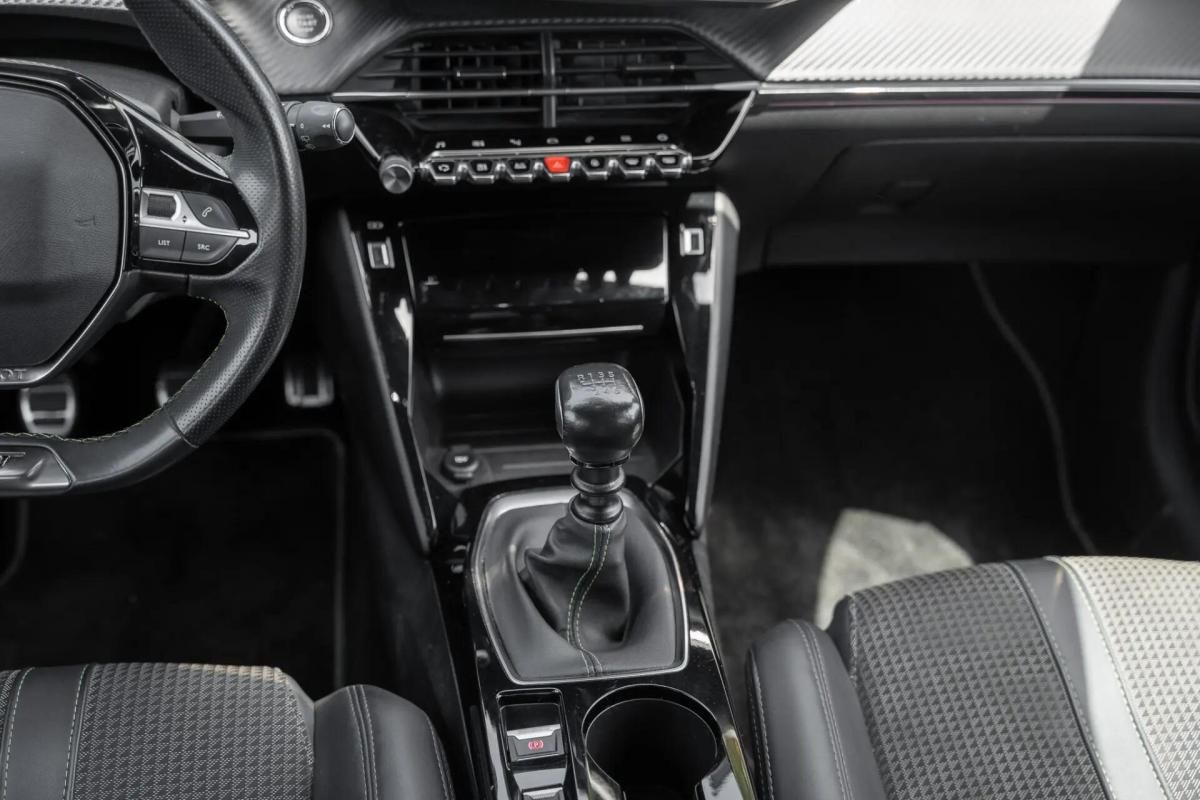 peugeot-208-2022-diesel-1499cc