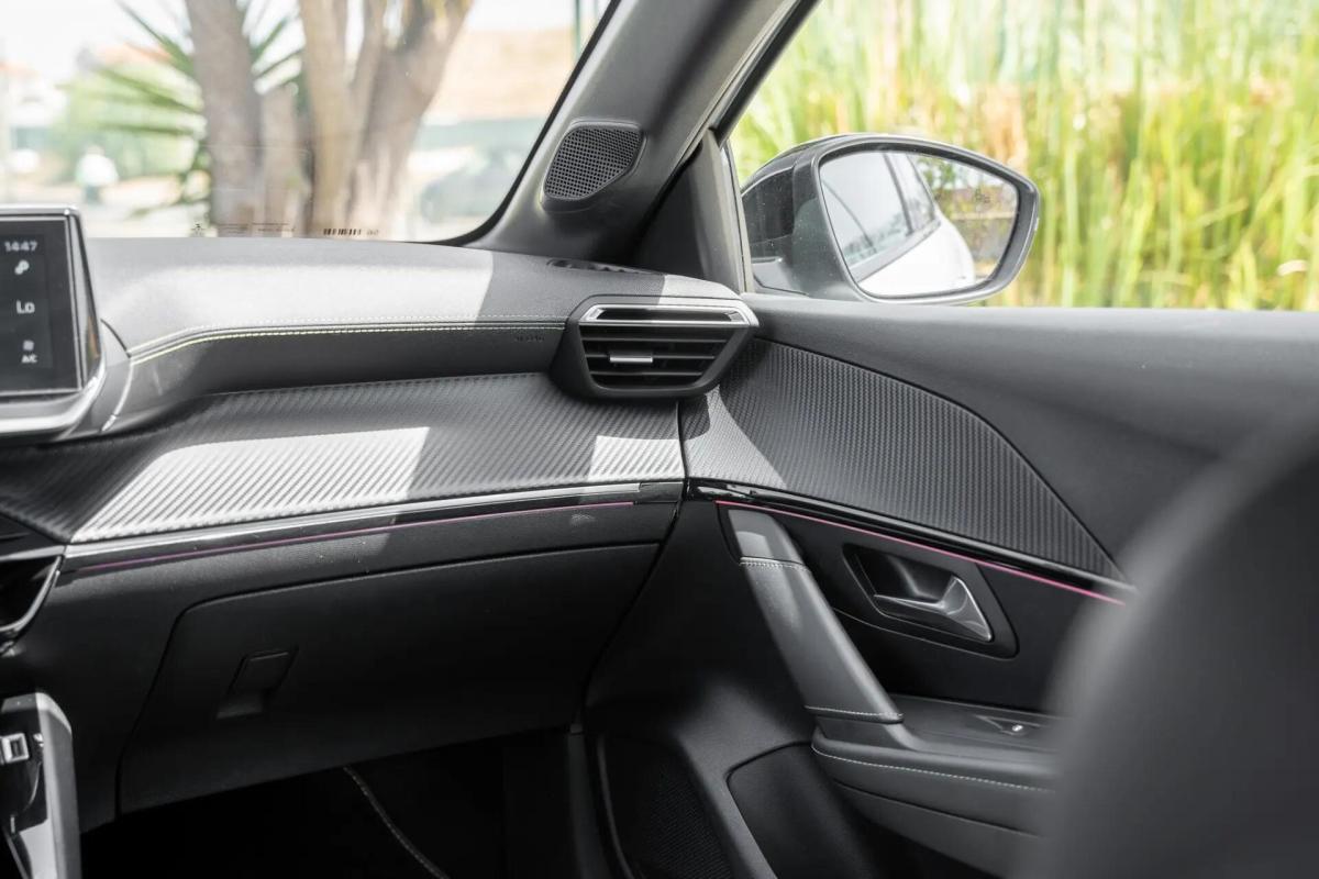 peugeot-208-2022-diesel-1499cc