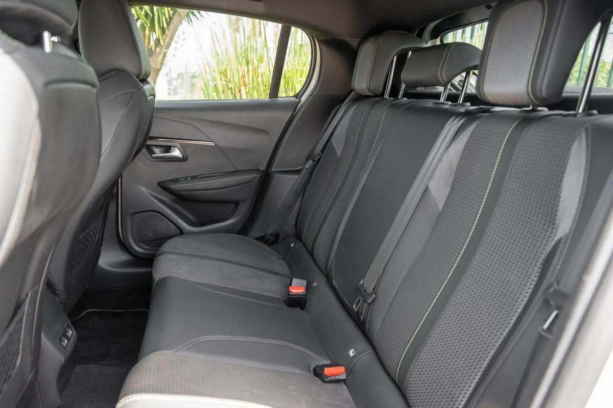 peugeot-208-2022-diesel-1499cc