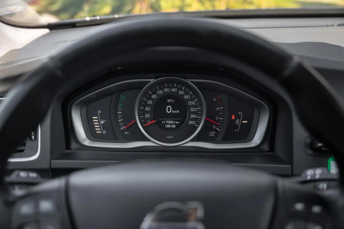 volvo-v60-2016-diesel-1969cc