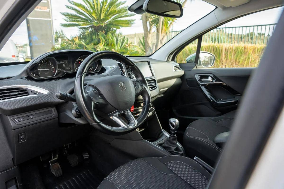 peugeot-208-2019-gasolina-1199cc