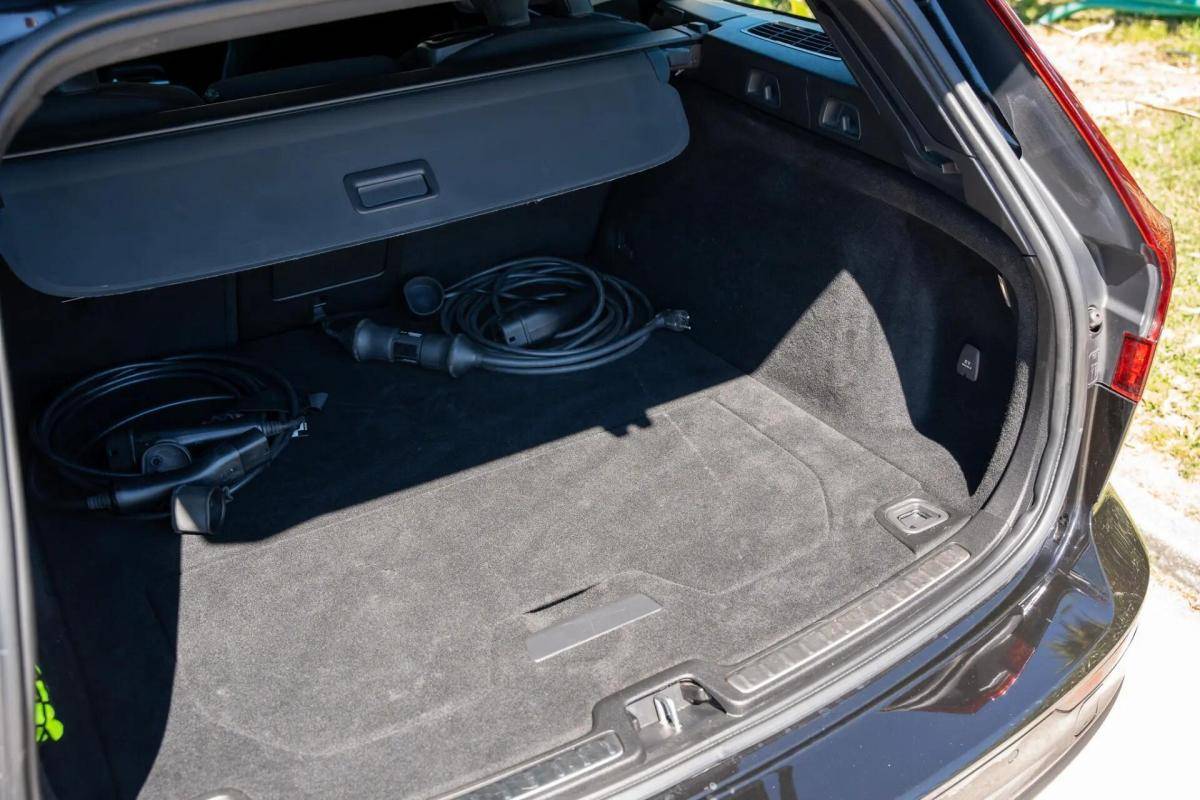 volvo-v60-2020-hibrido-a-gasolina-1969cc