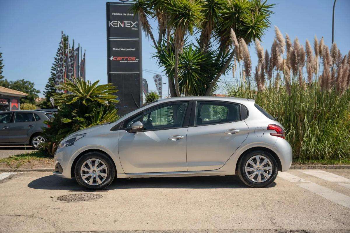 peugeot-208-2017-gasolina-1199cc