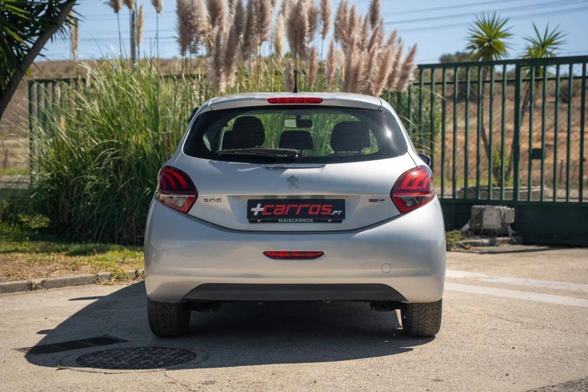 peugeot-208-2017-gasolina-1199cc