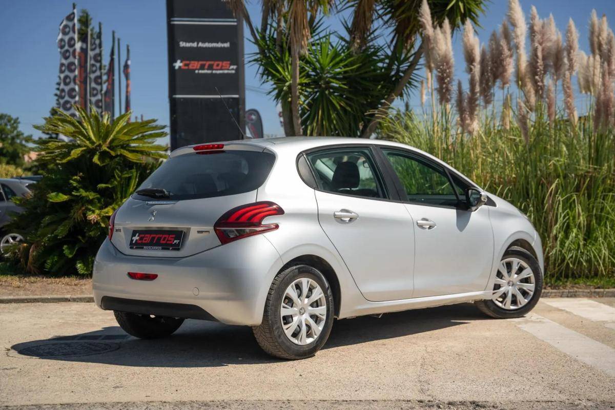 peugeot-208-2017-gasolina-1199cc