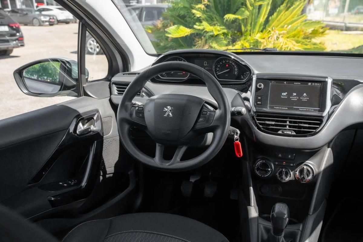 peugeot-208-2017-gasolina-1199cc