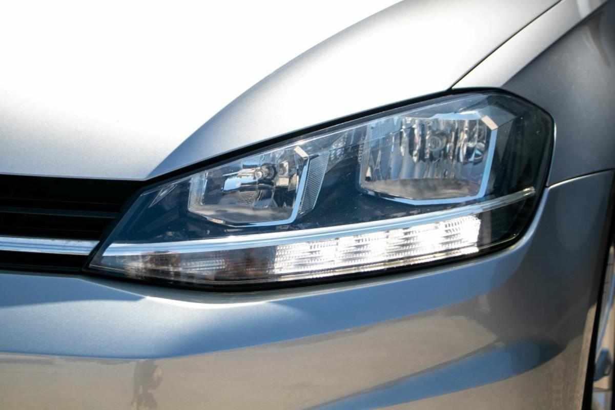 volkswagen-golf-variant-1-6-tdi-2017-diesel-1600cc