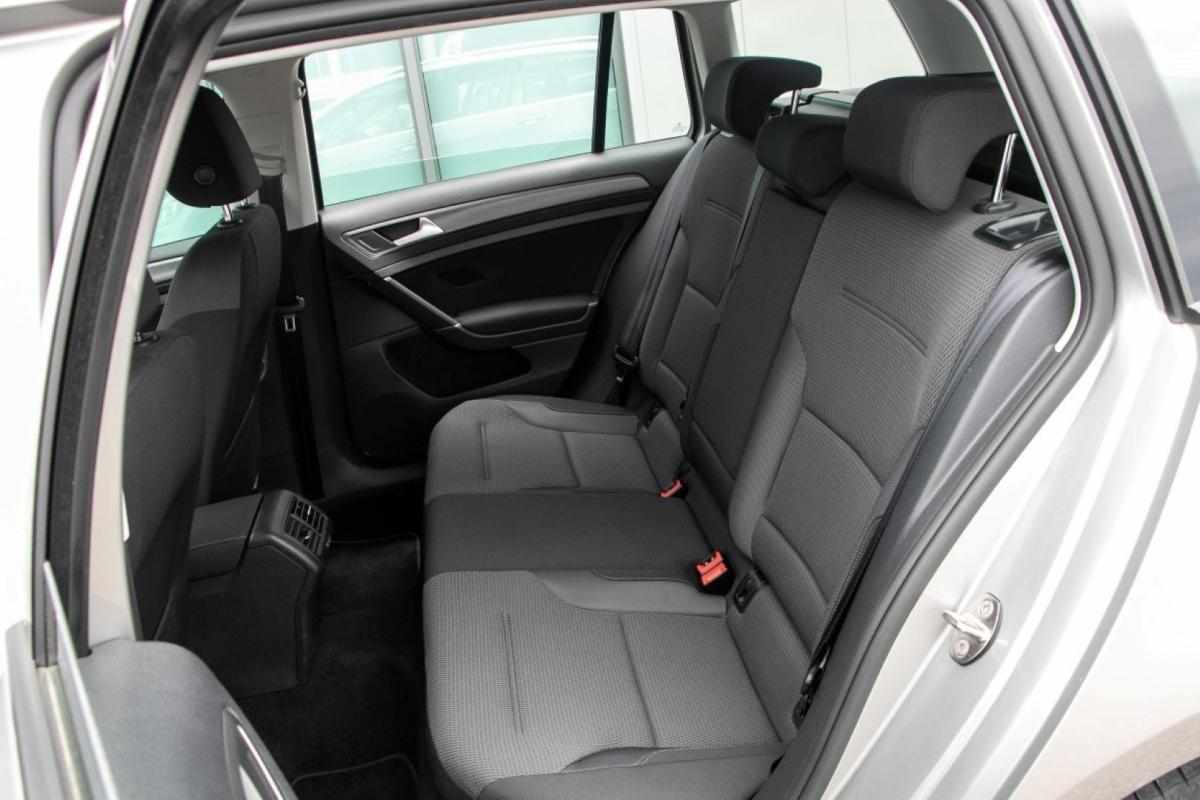 volkswagen-golf-variant-1-6-tdi-2017-diesel-1600cc