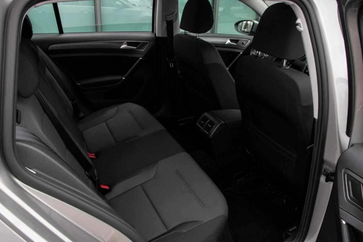 volkswagen-golf-variant-1-6-tdi-2017-diesel-1600cc