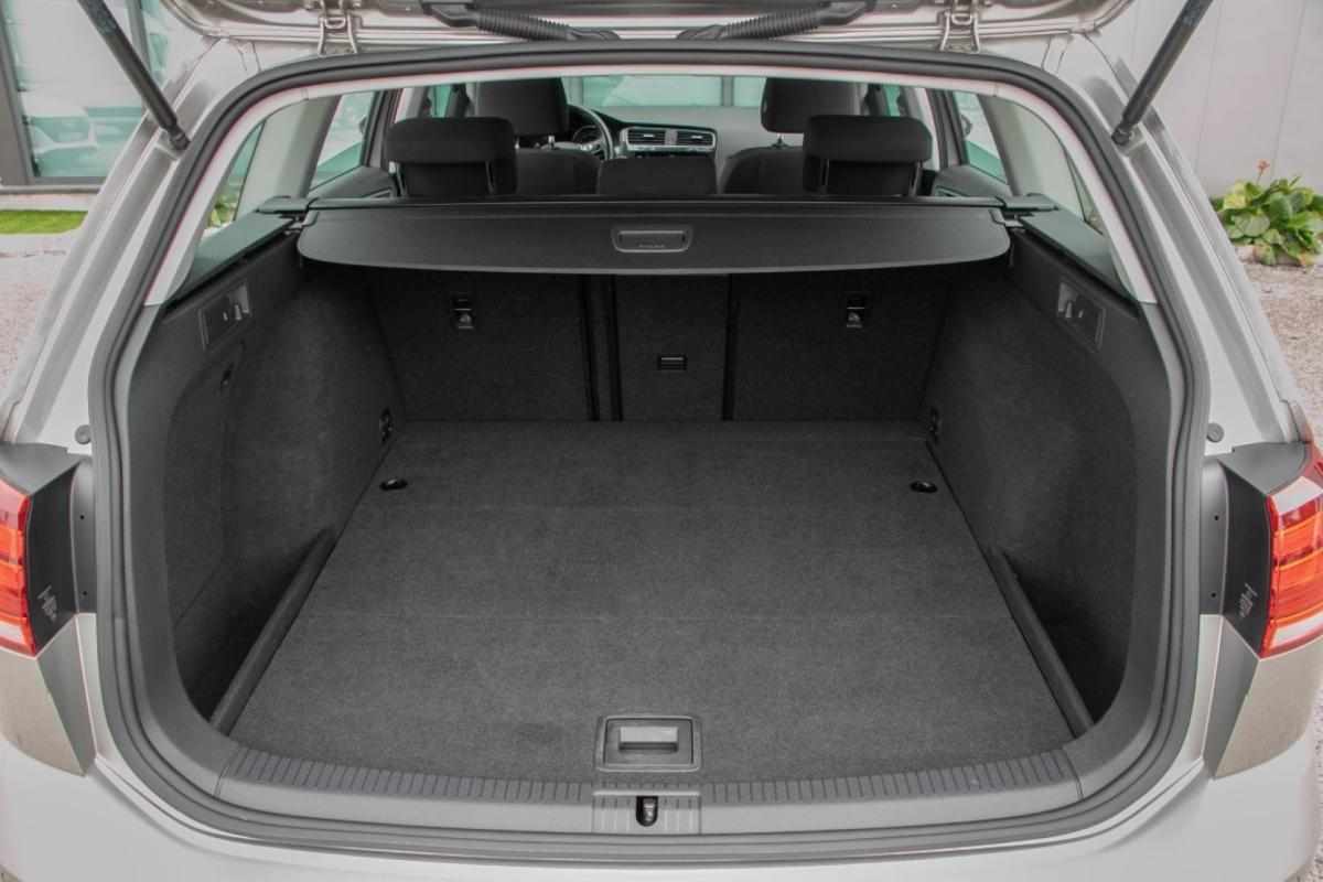 volkswagen-golf-variant-1-6-tdi-2017-diesel-1600cc