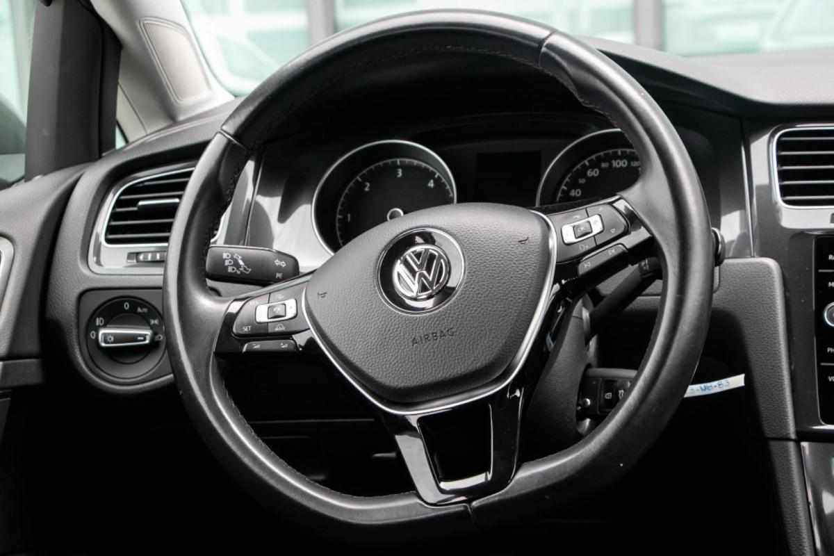 volkswagen-golf-variant-1-6-tdi-2017-diesel-1600cc