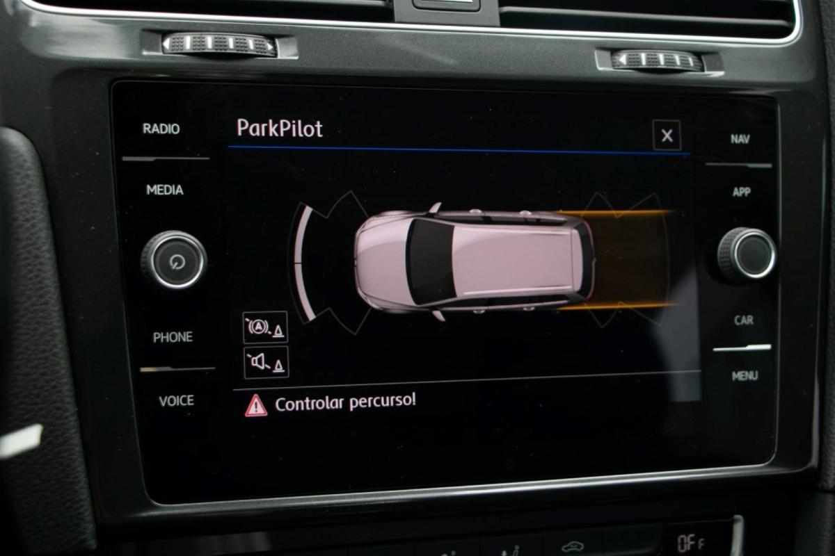 volkswagen-golf-variant-1-6-tdi-2017-diesel-1600cc