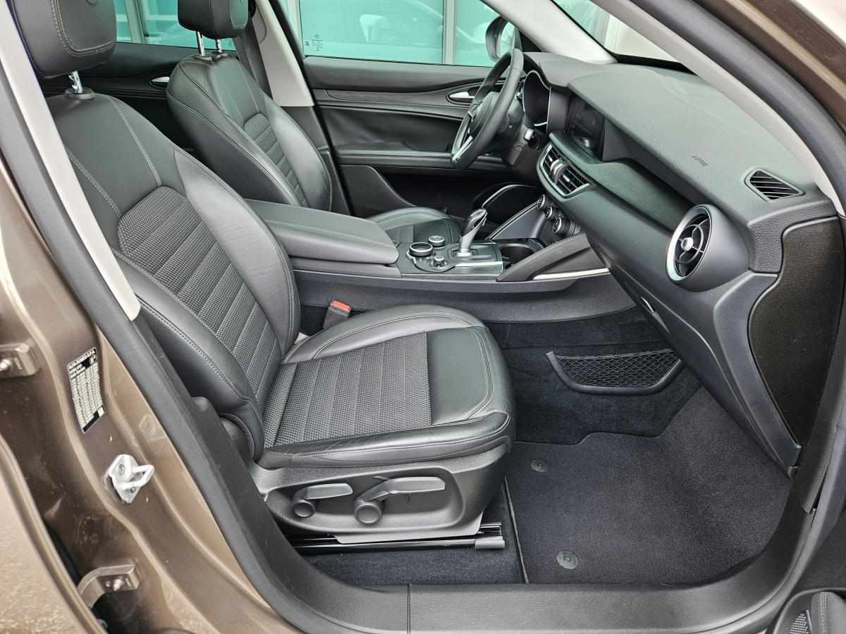 alfa-romeo-stelvio-2-2-jtdm-2018-diesel-2143cc