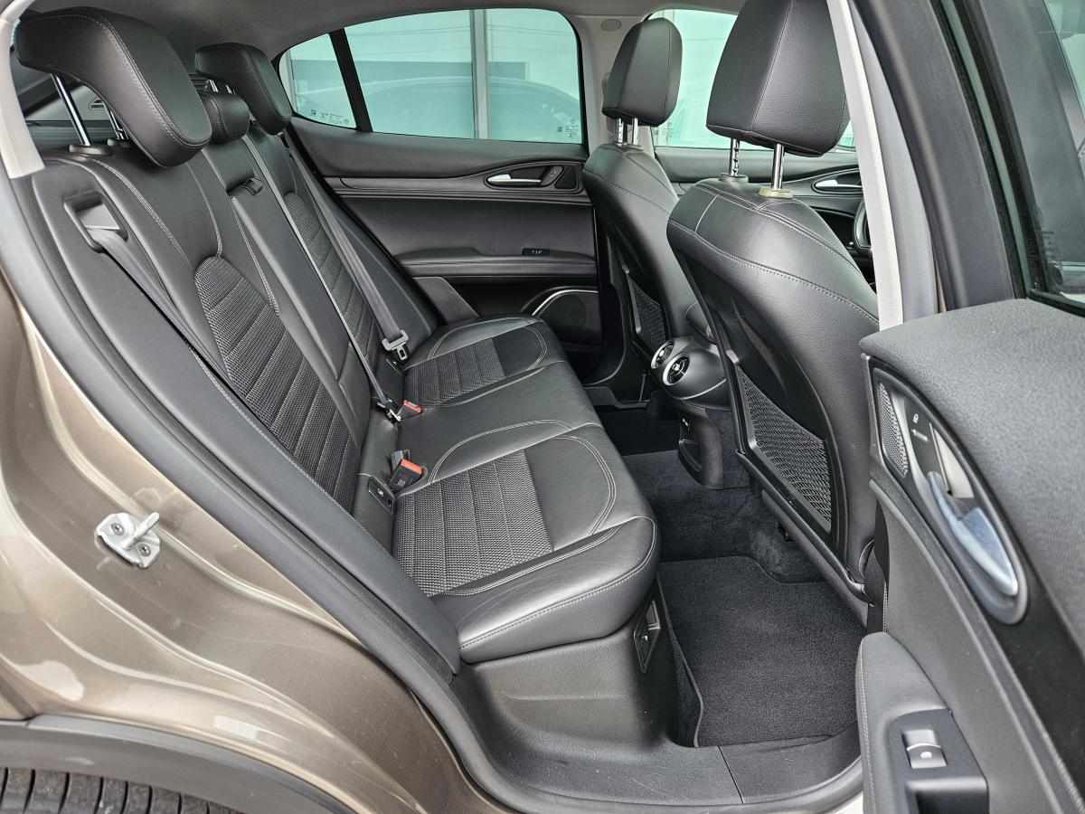 alfa-romeo-stelvio-2-2-jtdm-2018-diesel-2143cc