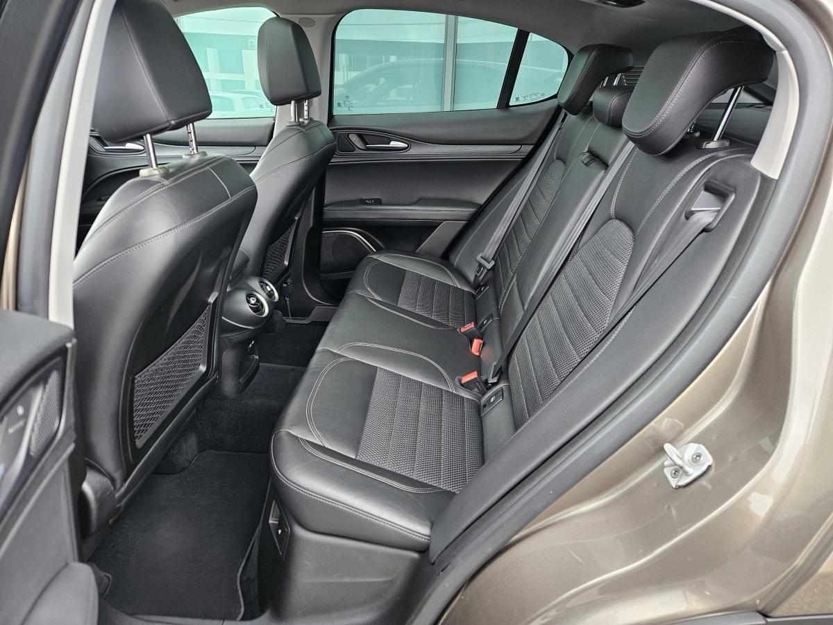 alfa-romeo-stelvio-2-2-jtdm-2018-diesel-2143cc