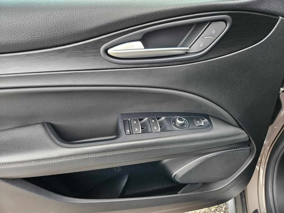 alfa-romeo-stelvio-2-2-jtdm-2018-diesel-2143cc