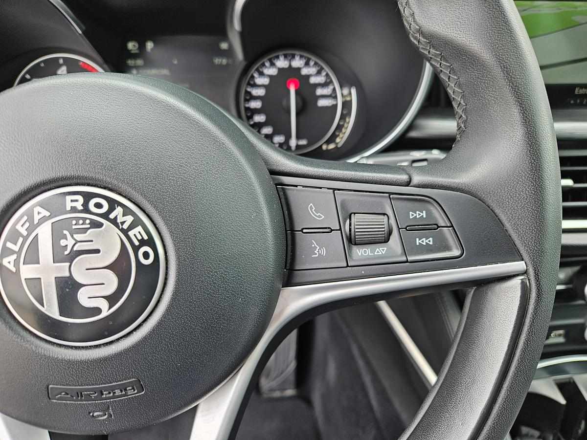 alfa-romeo-stelvio-2-2-jtdm-2018-diesel-2143cc