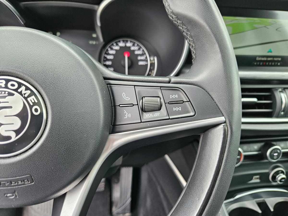 alfa-romeo-stelvio-2-2-jtdm-2018-diesel-2143cc