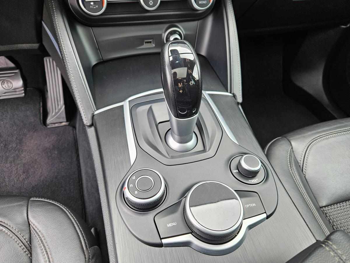 alfa-romeo-stelvio-2-2-jtdm-2018-diesel-2143cc