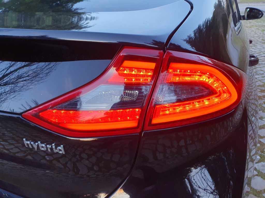 hyundai-ioniq-hybrid-2019-hibrido-a-gasolina-1580cc