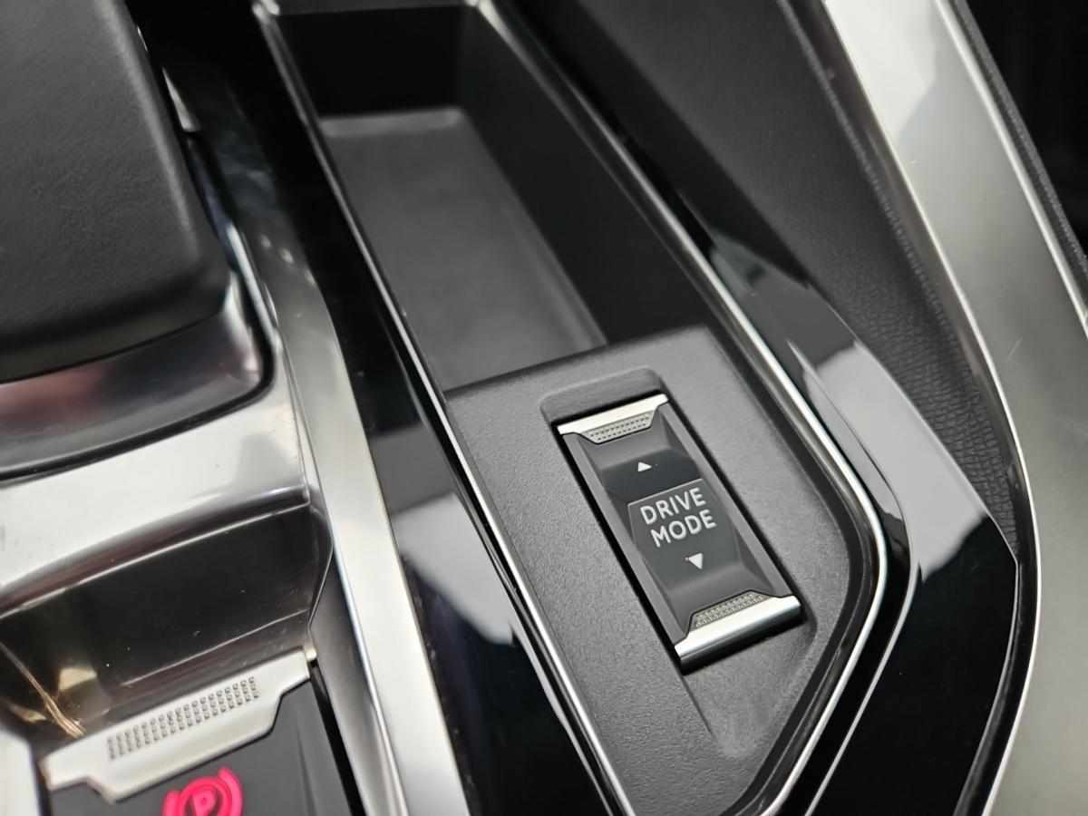 peugeot-3008-1-6-hybrid-11-8-kwh-2022-gasolina-1598cc