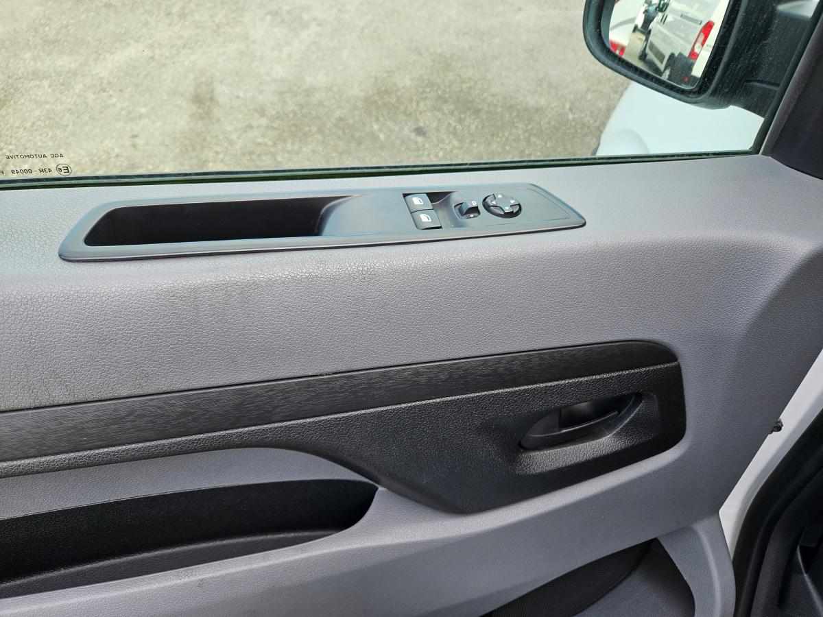 opel-vivaro-2-5-cdti-2020-diesel-1499cc