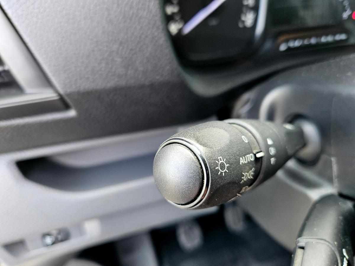 opel-vivaro-2-5-cdti-2020-diesel-1499cc