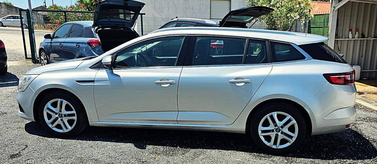 renault-megane-sport-tourer-2018-diesel-1461cc