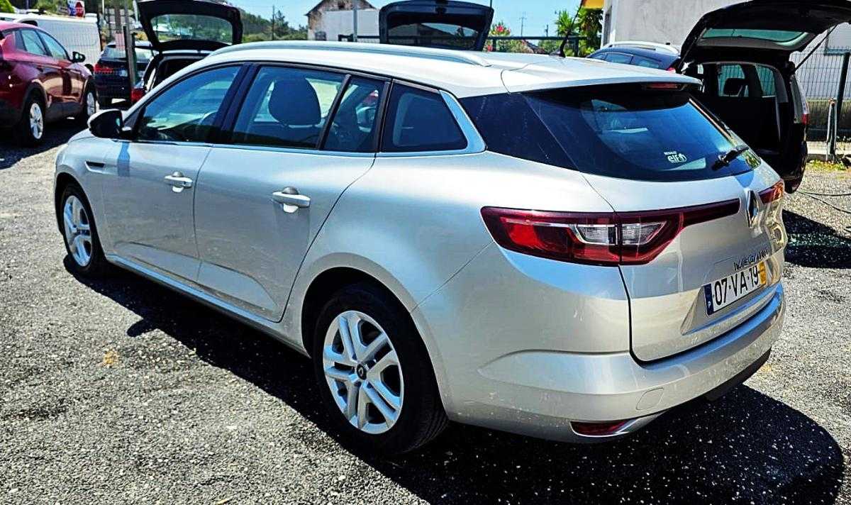 renault-megane-sport-tourer-2018-diesel-1461cc