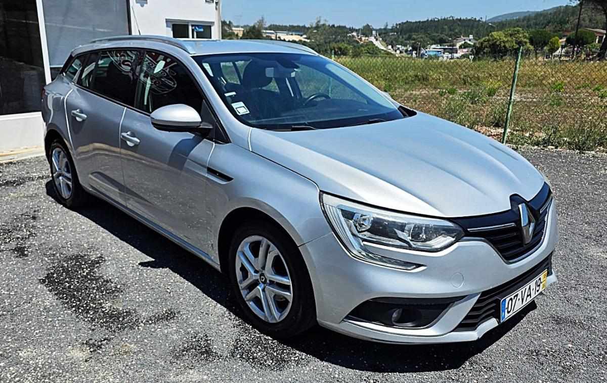 renault-megane-sport-tourer-2018-diesel-1461cc