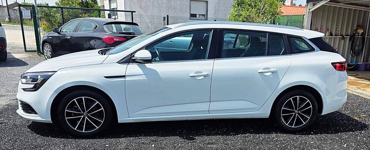 renault-megane-sport-tourer-2019-diesel-1461cc