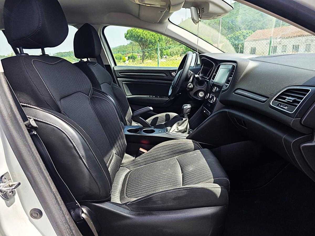 renault-megane-sport-tourer-2019-diesel-1461cc