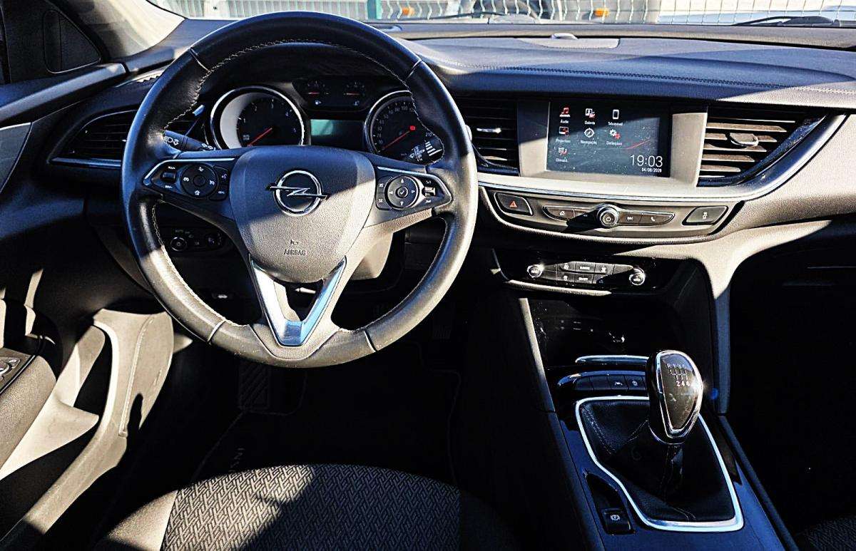 opel-insignia-sports-tourer-2019-diesel-1598cc