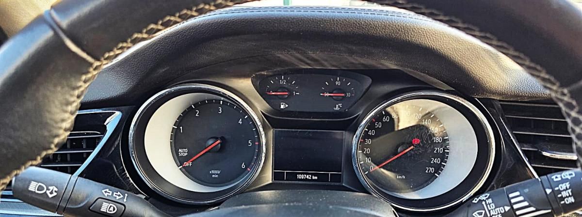 opel-insignia-sports-tourer-2019-diesel-1598cc