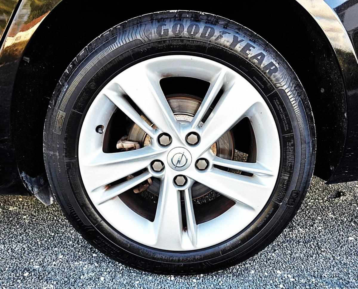 opel-insignia-sports-tourer-2019-diesel-1598cc