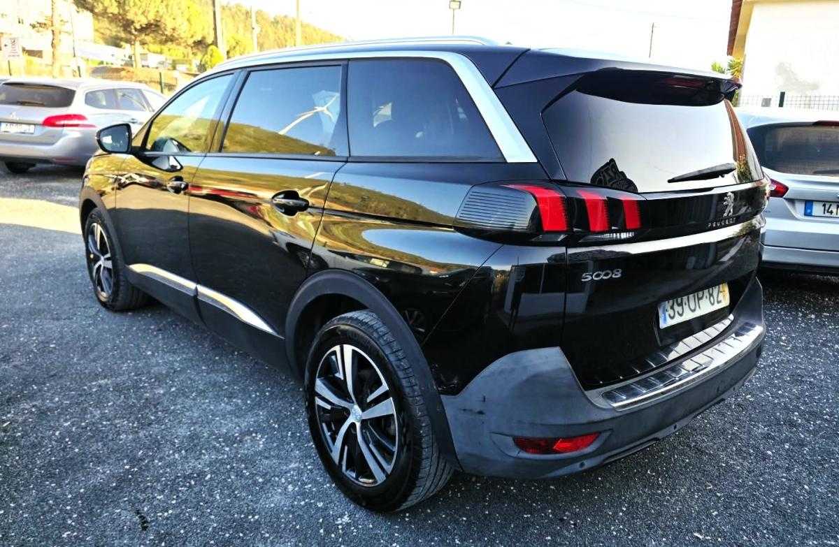 peugeot-5008-2018-diesel-1499cc