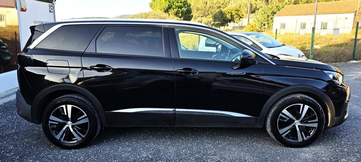 peugeot-5008-2018-diesel-1499cc