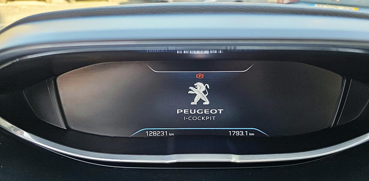 peugeot-5008-2018-diesel-1499cc