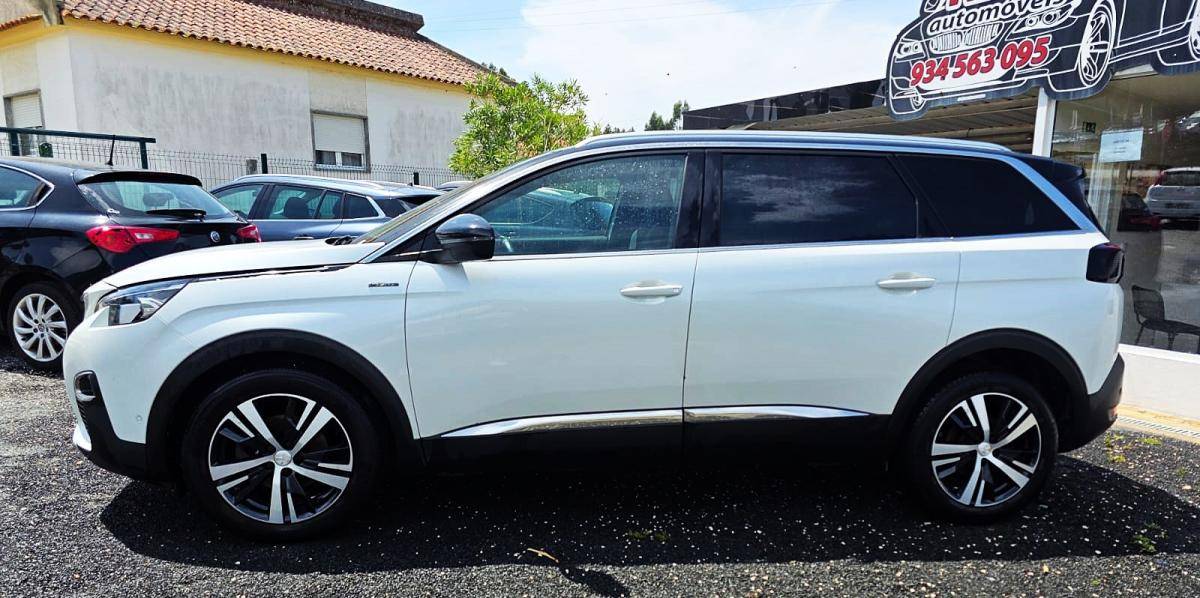 peugeot-5008-2018-diesel-1499cc