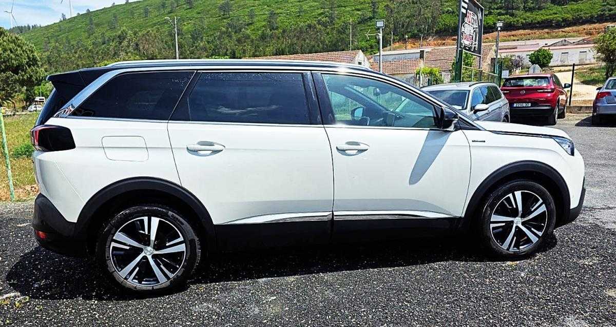 peugeot-5008-2018-diesel-1499cc