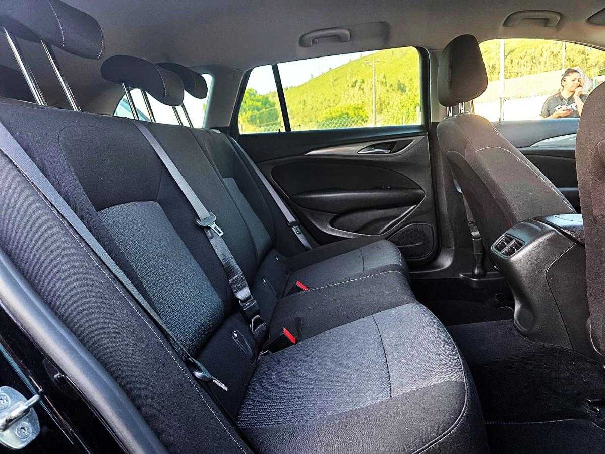 opel-insignia-sports-tourer-2018-diesel-1598cc