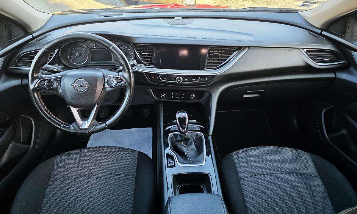 opel-insignia-sports-tourer-2018-diesel-1598cc